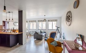 Les Abimes, Beau Logement Avec 2 Chambres Avec Parking